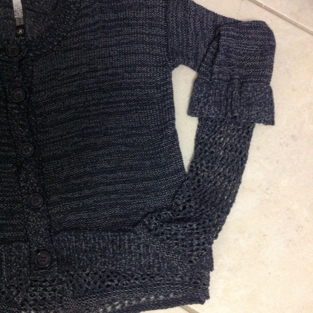 Kensie Light Sweater